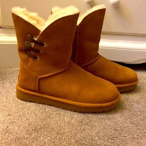 Ugg Constantine Boots with 3 strap design